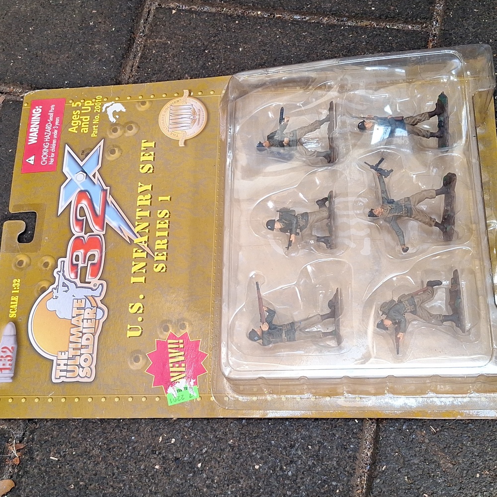 2000 32x 21st century toys series 1